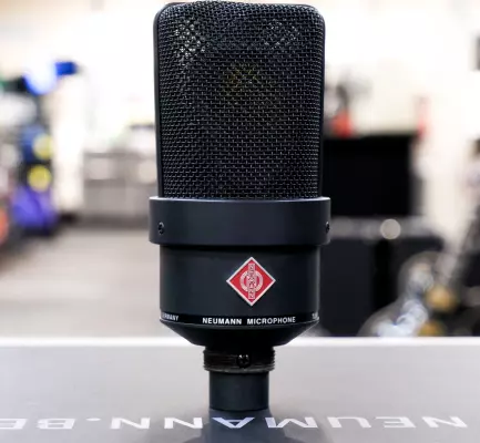 Neumann - TLM 103 w/ Shockmount & Case - Black